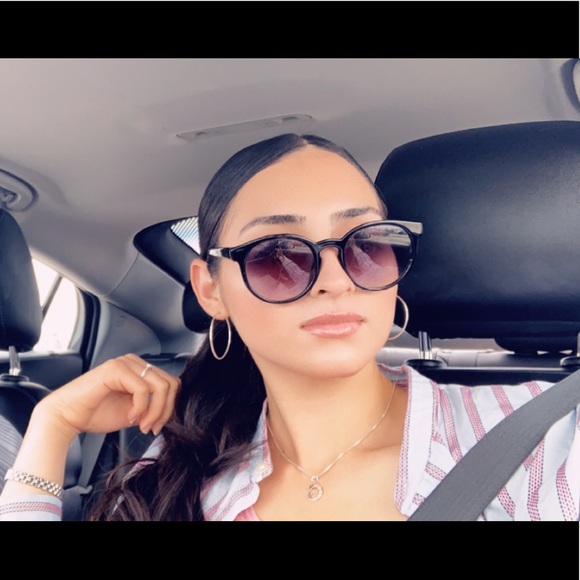 Meet your Posher, Genesis - Picture 3 of 4